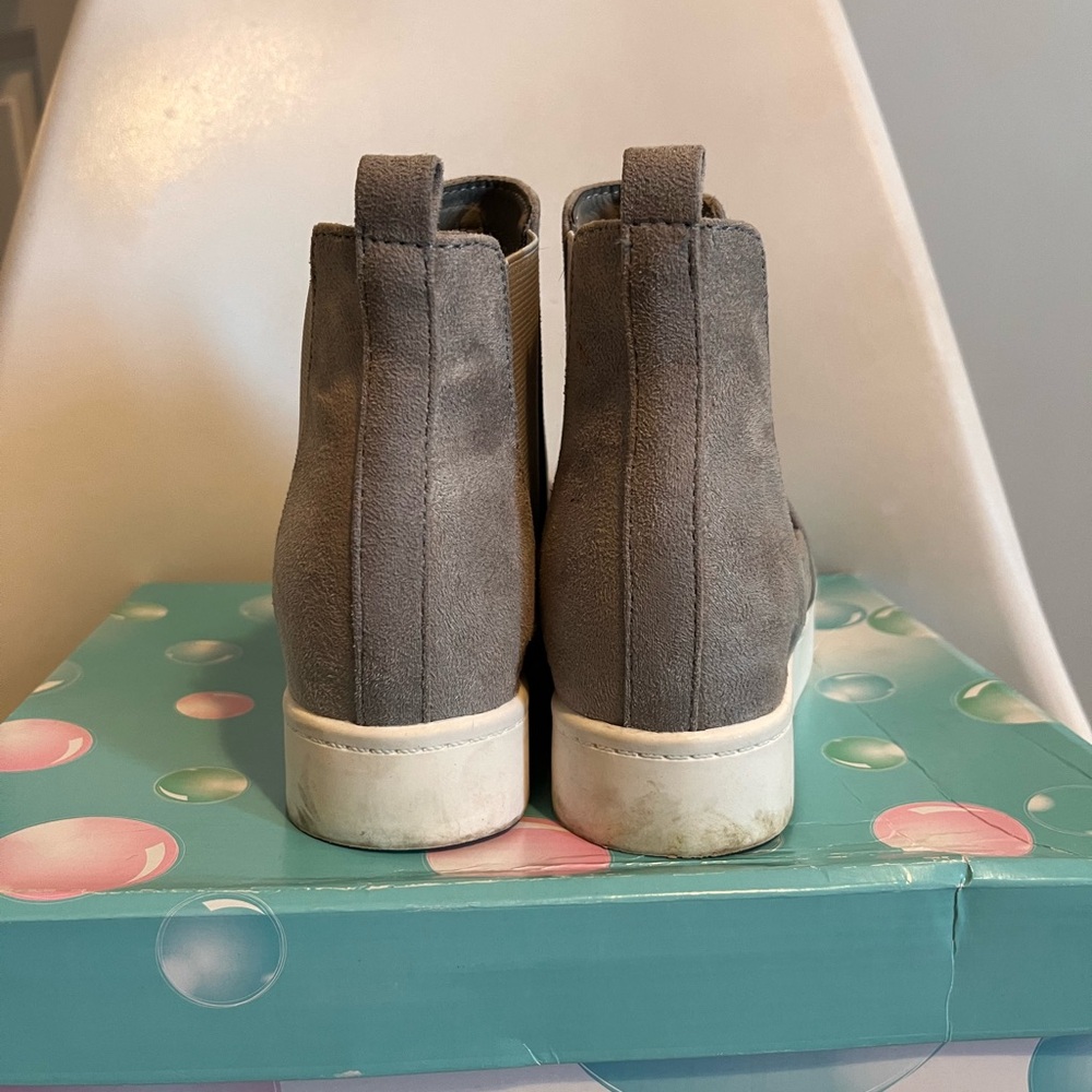 Cute gray wedge boots - Picture 6 of 6